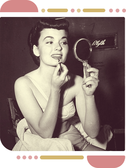 Femme coiffure maquillage année 50